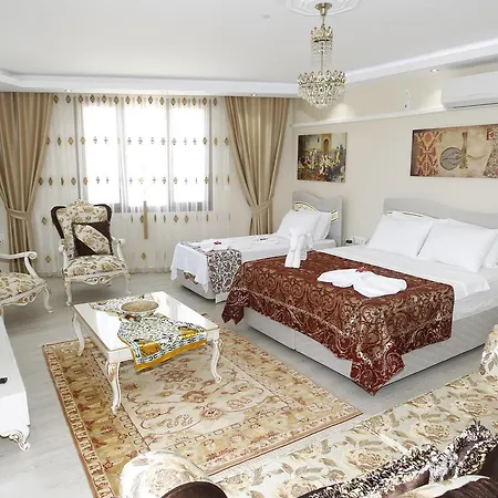 Ephesus Palace Hotell 2*